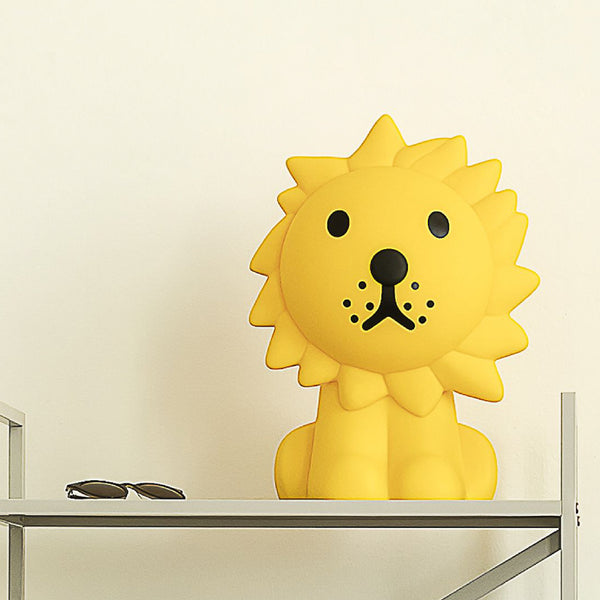 Mr Maria Lion Star Light