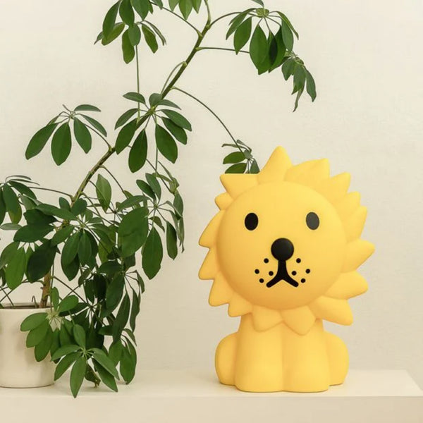 Mr Maria Lion Star Light